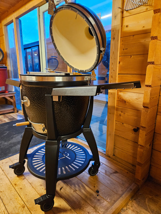 #229 Ex-Display Monolith Avantgarde Classic Ceramic Kamado WITH CART