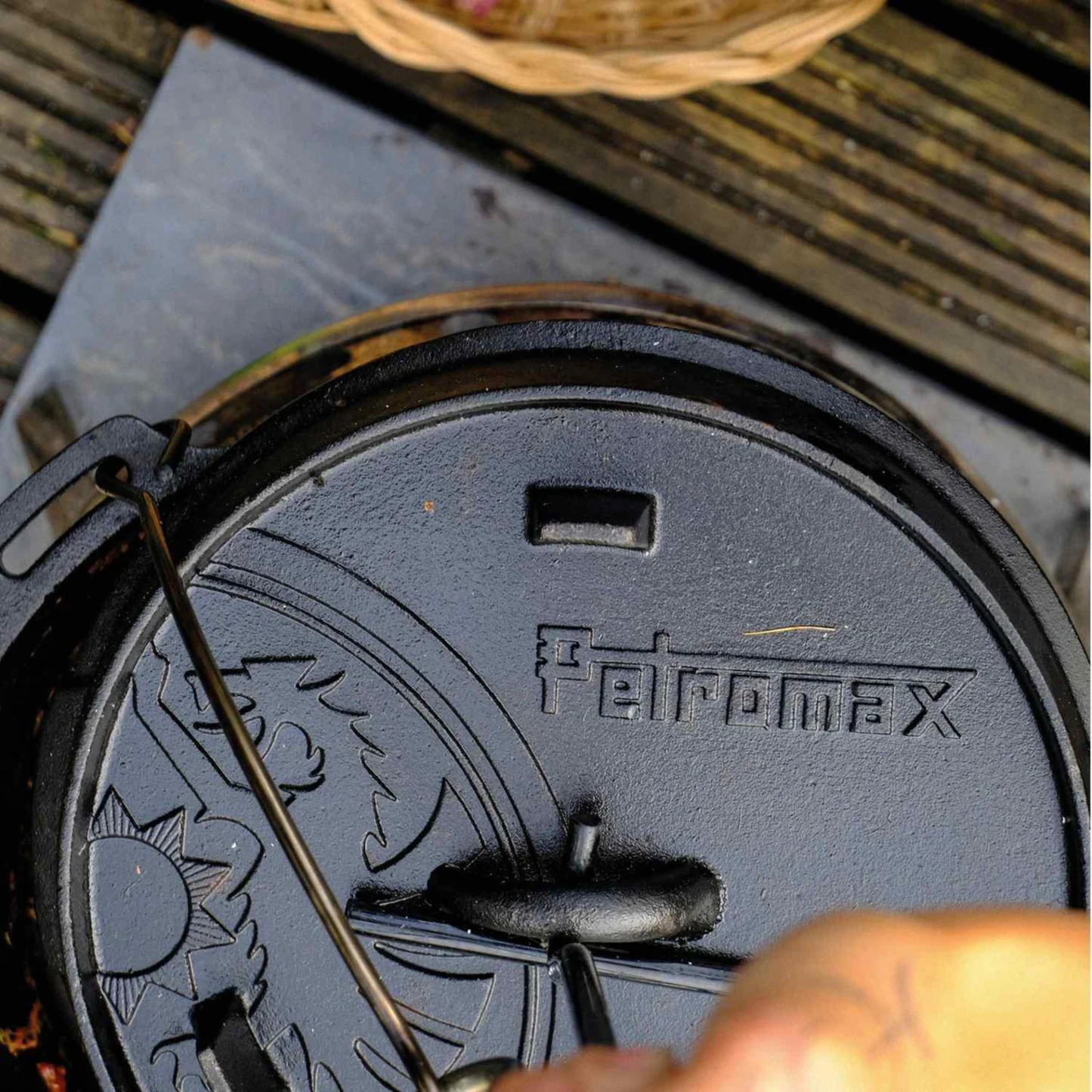 7.5L Petromax Cast Iron Dutch Oven FT9-T