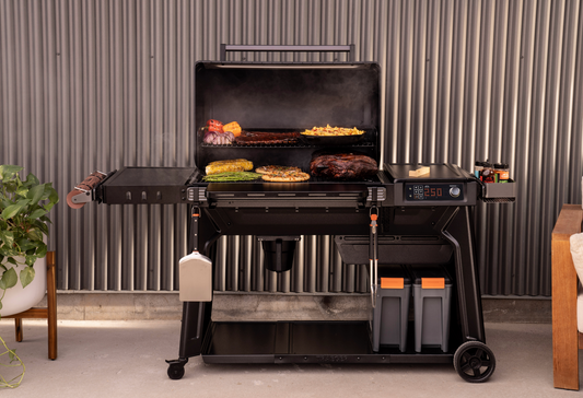 Traeger Woodridge Pro Pellet Smoker