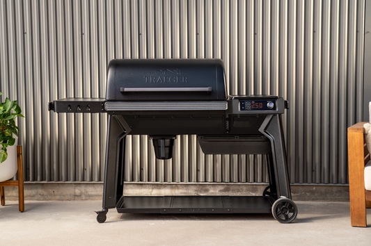 Traeger Woodridge Pro Pellet Smoker