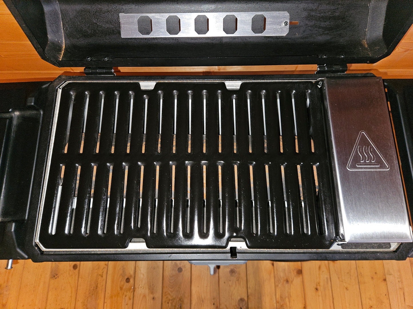 #167 Ex-Display Masterbuilt Portable Charcoal BBQ with Cart