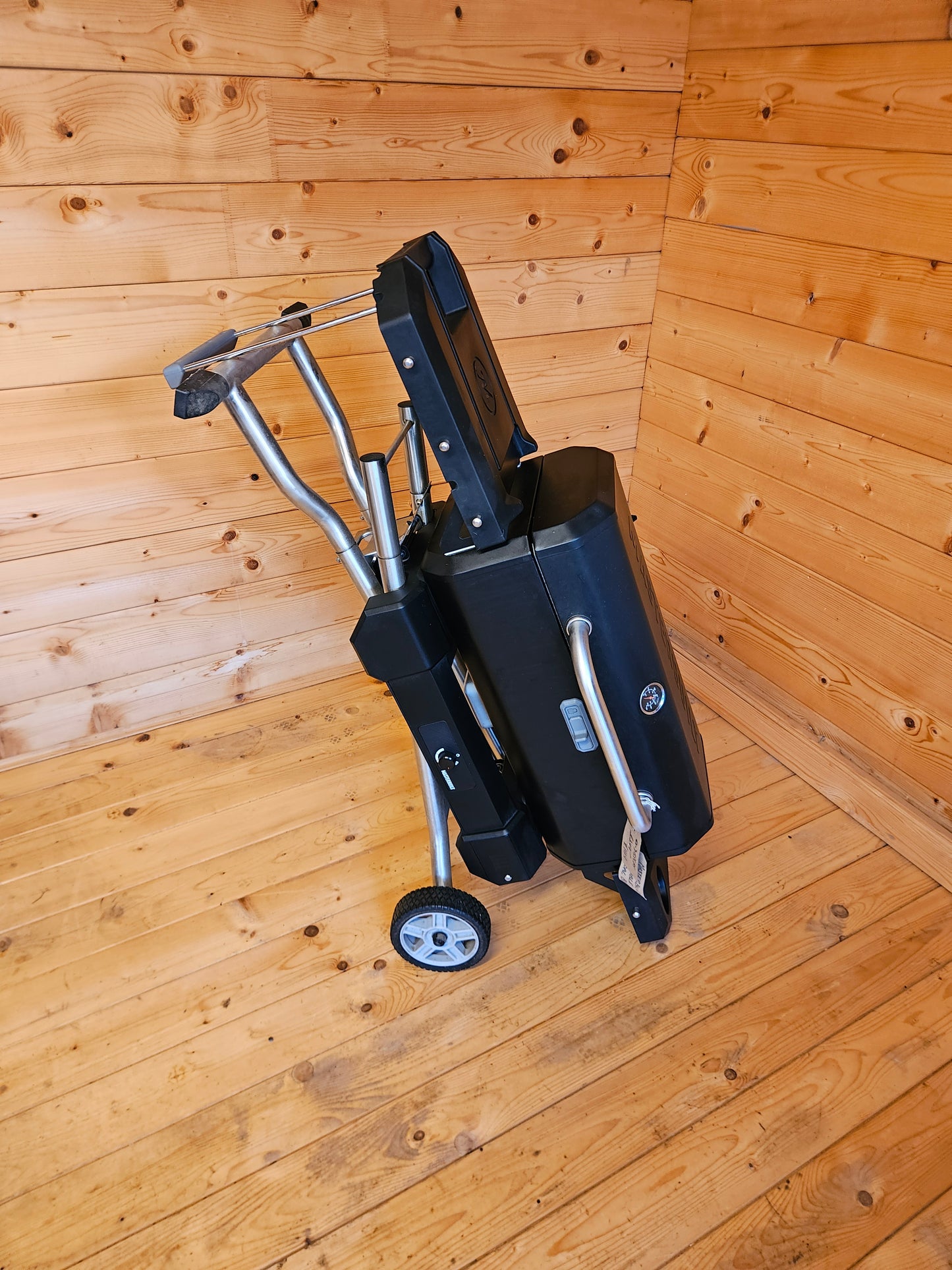 #167 Ex-Display Masterbuilt Portable Charcoal BBQ with Cart