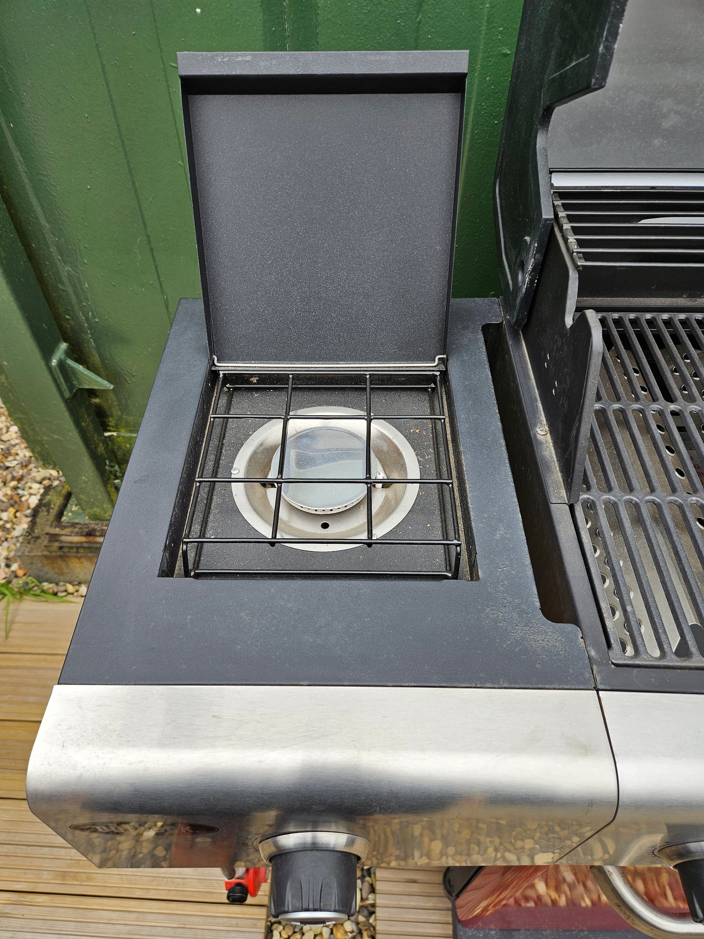 #240 Ex-Display (sold as seen) Outback Red Jupiter 4 Burner Hybrid BBQ With Cover