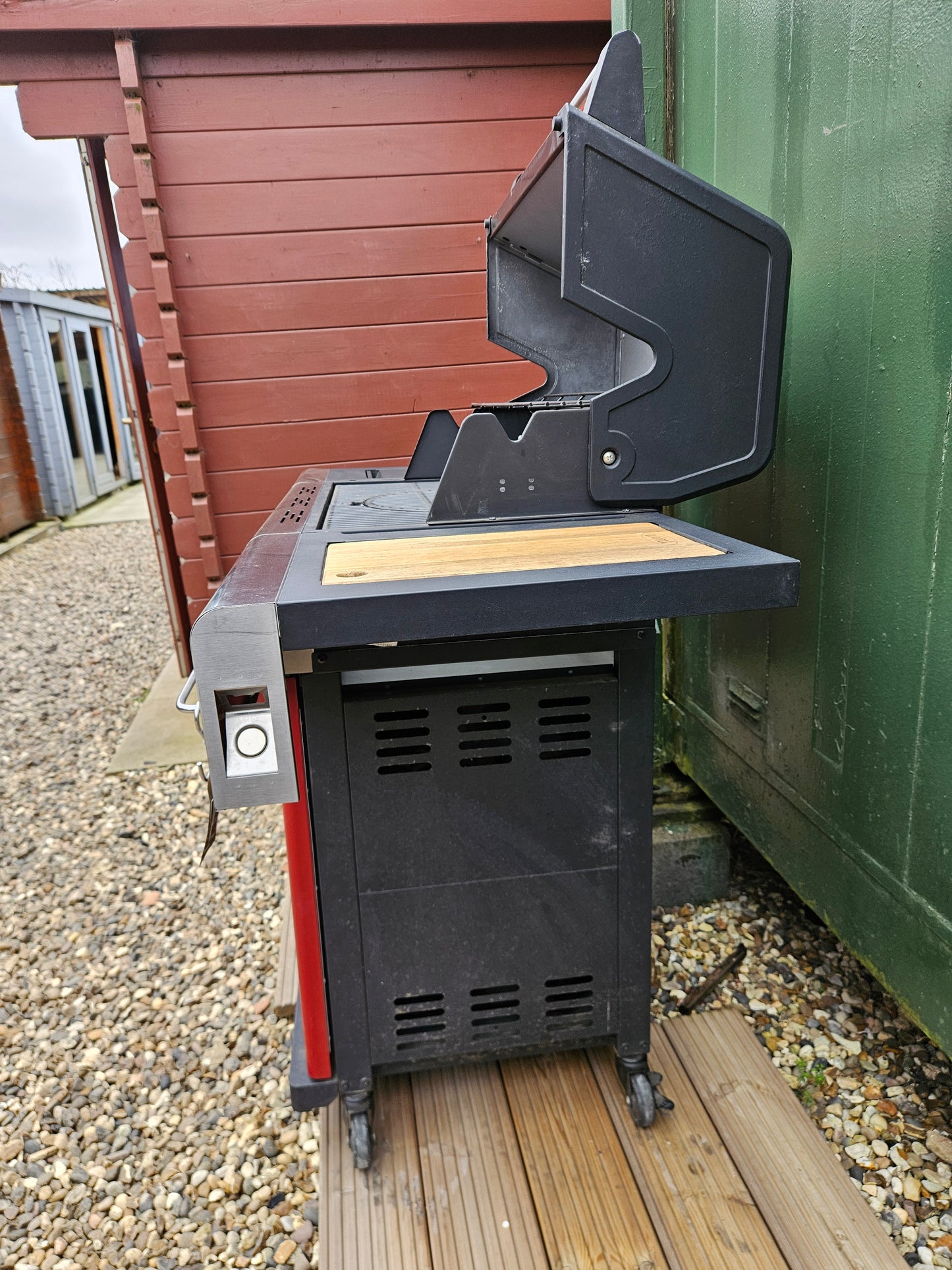 #240 Ex-Display (sold as seen) Outback Red Jupiter 4 Burner Hybrid BBQ With Cover