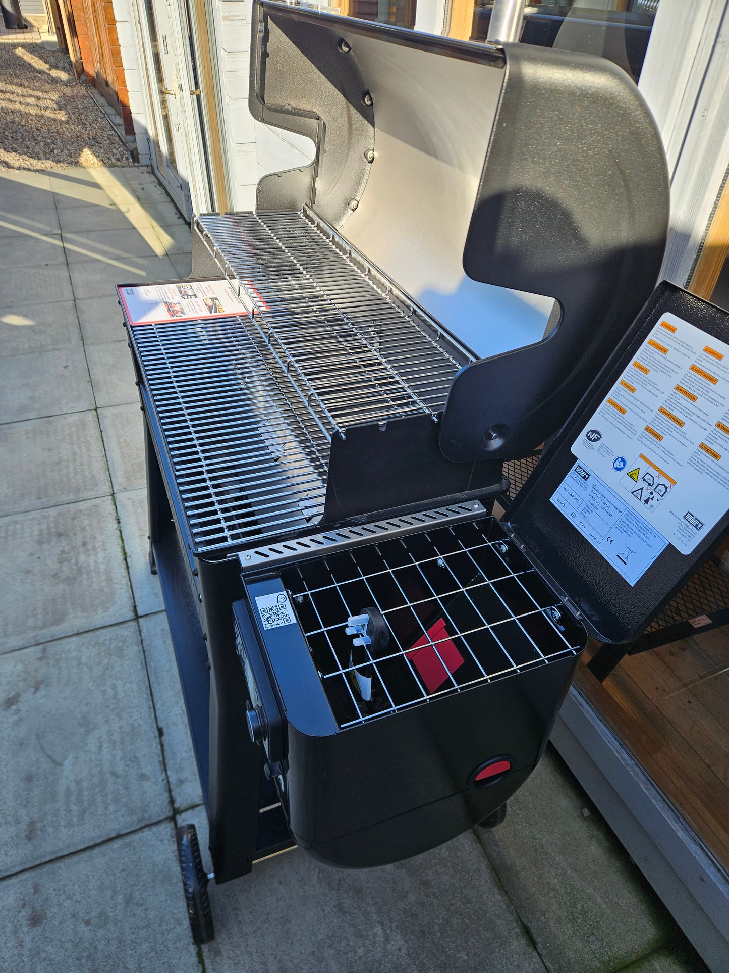 #262 Ex-Display (sold as seen) Searwood XL 600 Pellet Grill Weber
