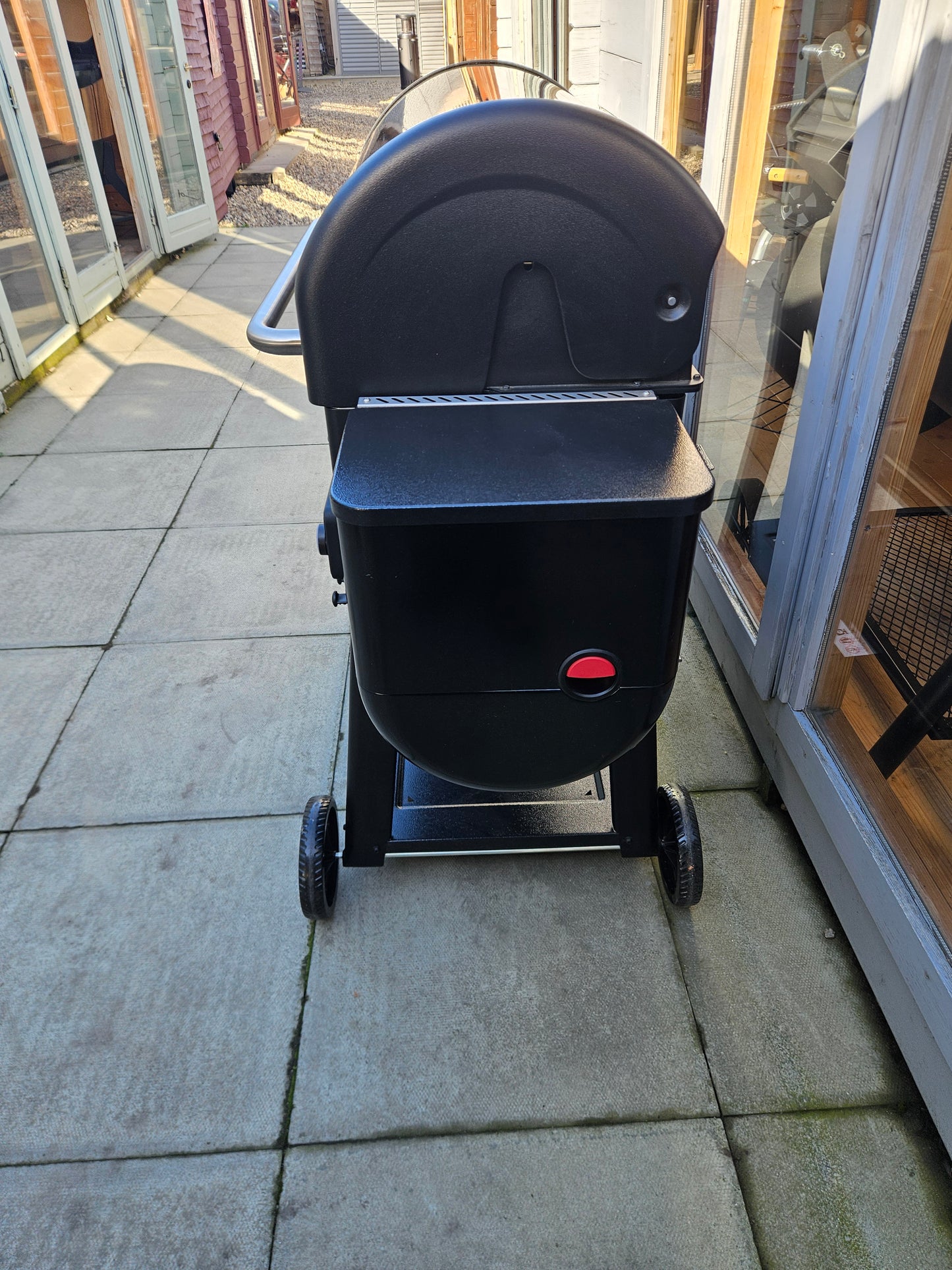 #262 Ex-Display (sold as seen) Searwood XL 600 Pellet Grill Weber