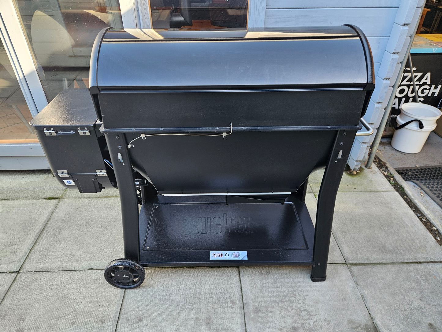 #262 Ex-Display (sold as seen) Searwood XL 600 Pellet Grill Weber