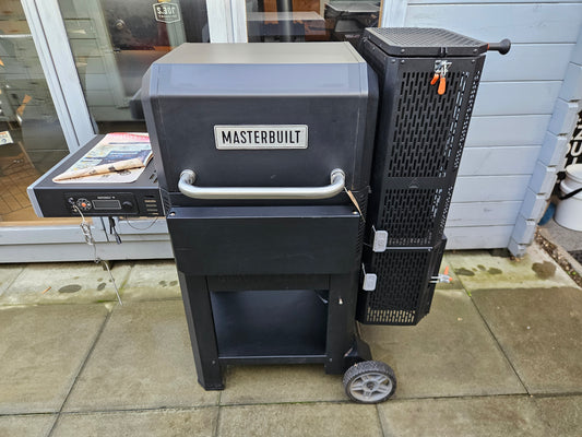 #255 Ex-Display (sold as seen)  Masterbuilt Gravity Series 600 