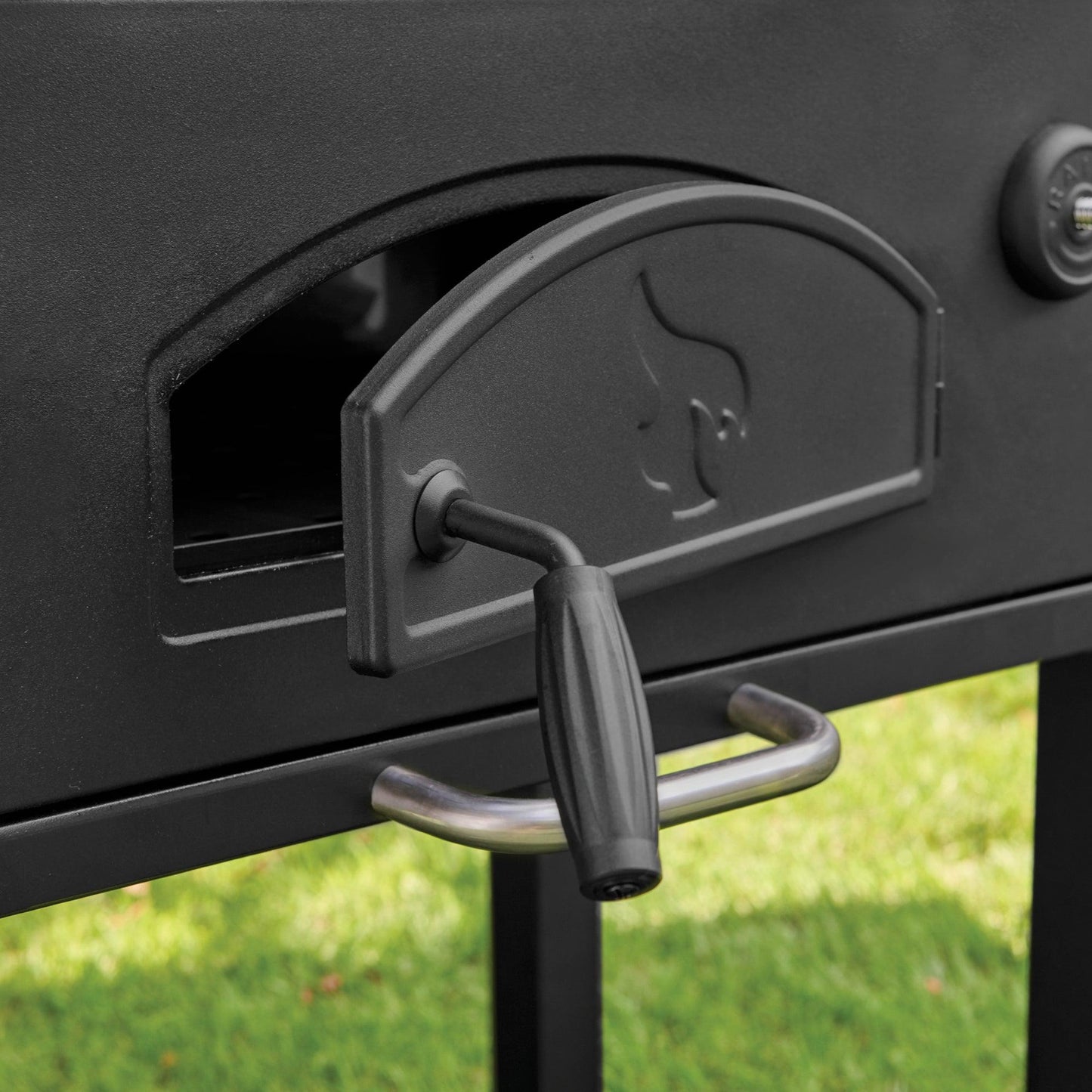 Char-Griller 30" Traditional Charcoal BBQ E2197