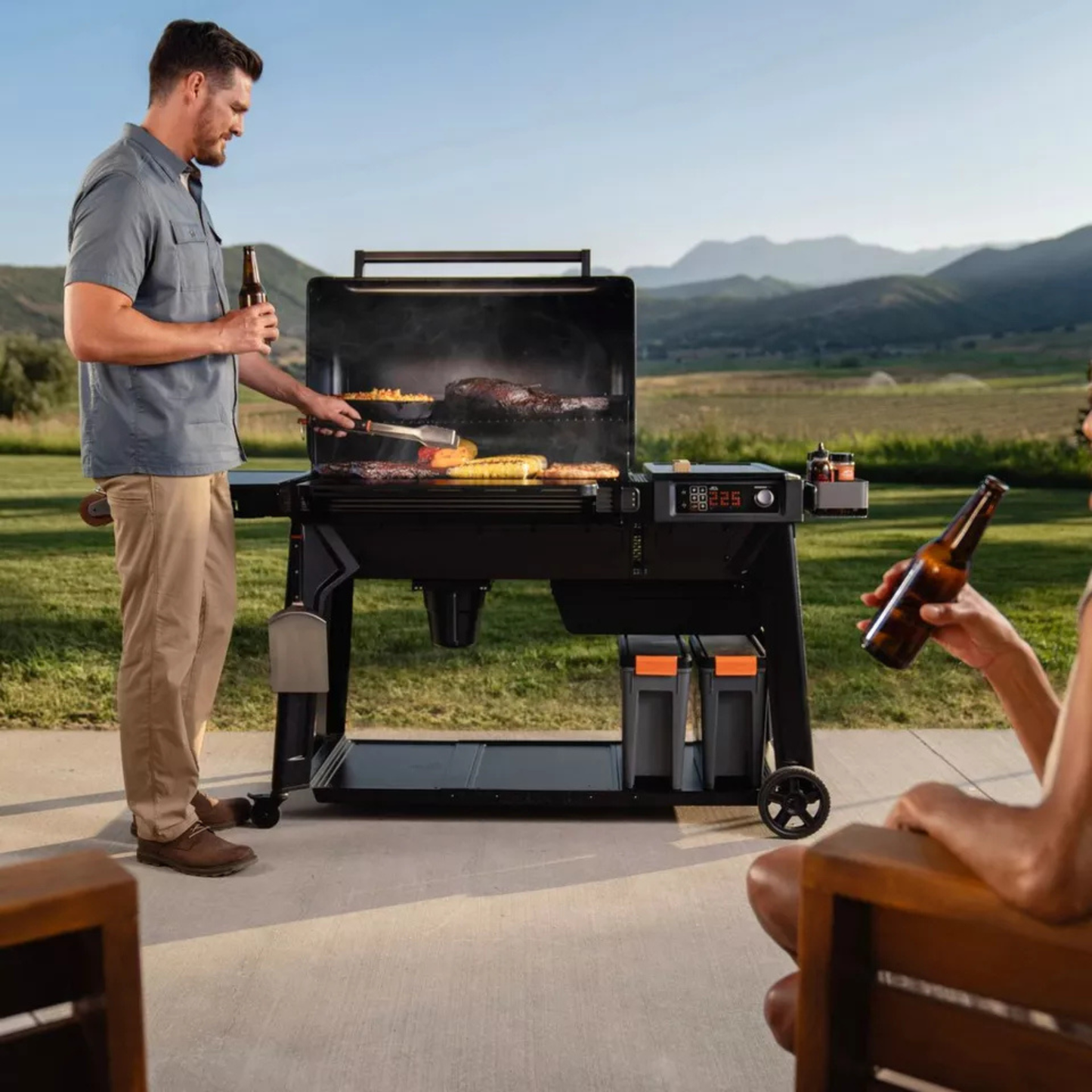 Traeger Woodridge Pro Pellet Smoker