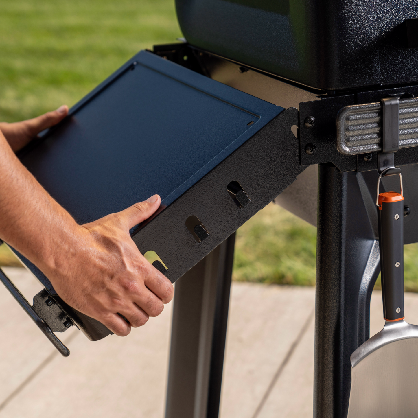 Traeger Woodridge Pro Pellet Smoker