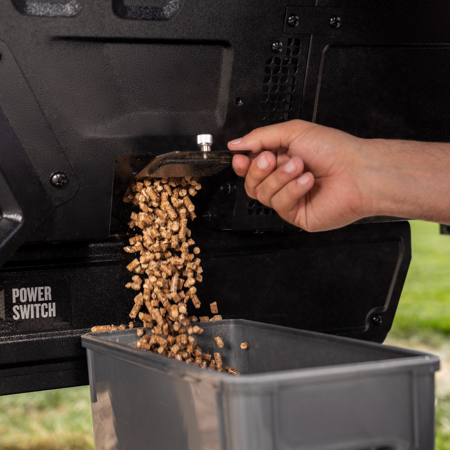 Traeger Woodridge Pro Pellet Smoker