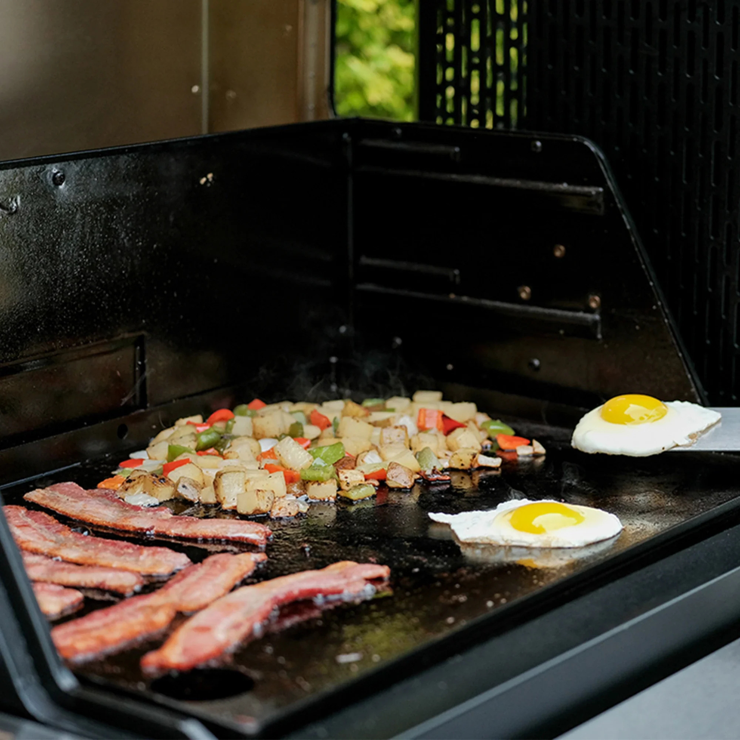 Masterbuilt Gravity Series‚ 800 Digital Charcoal Griddle + Grill