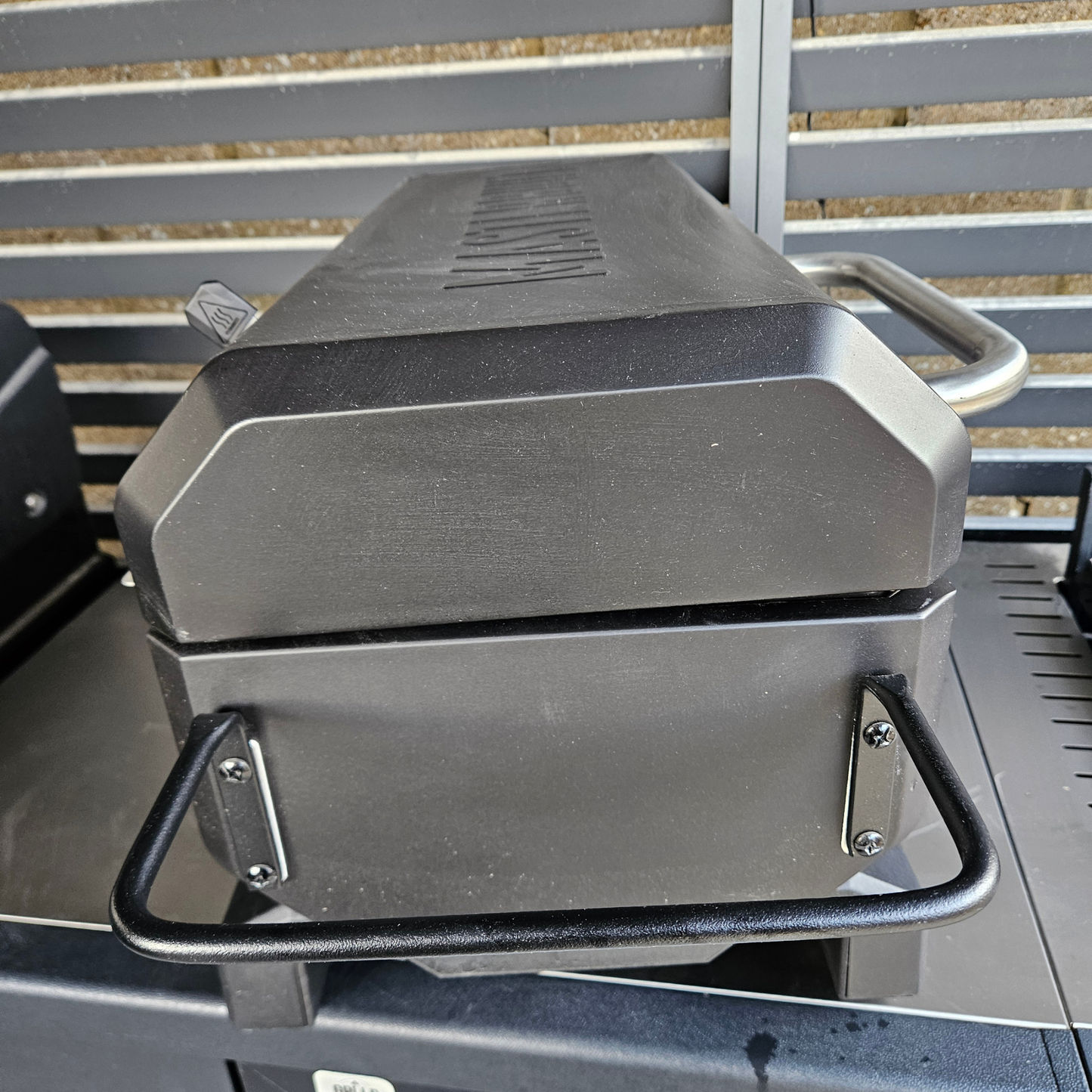 #263 Ex-Diplay (sold as seen) Portable Charcoal Grill Masterbuilt