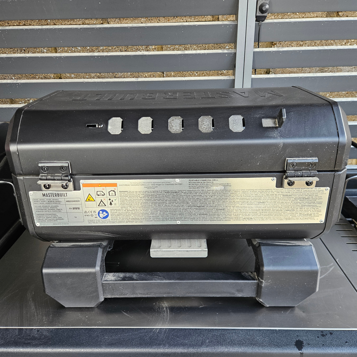 #263 Ex-Diplay (sold as seen) Portable Charcoal Grill Masterbuilt