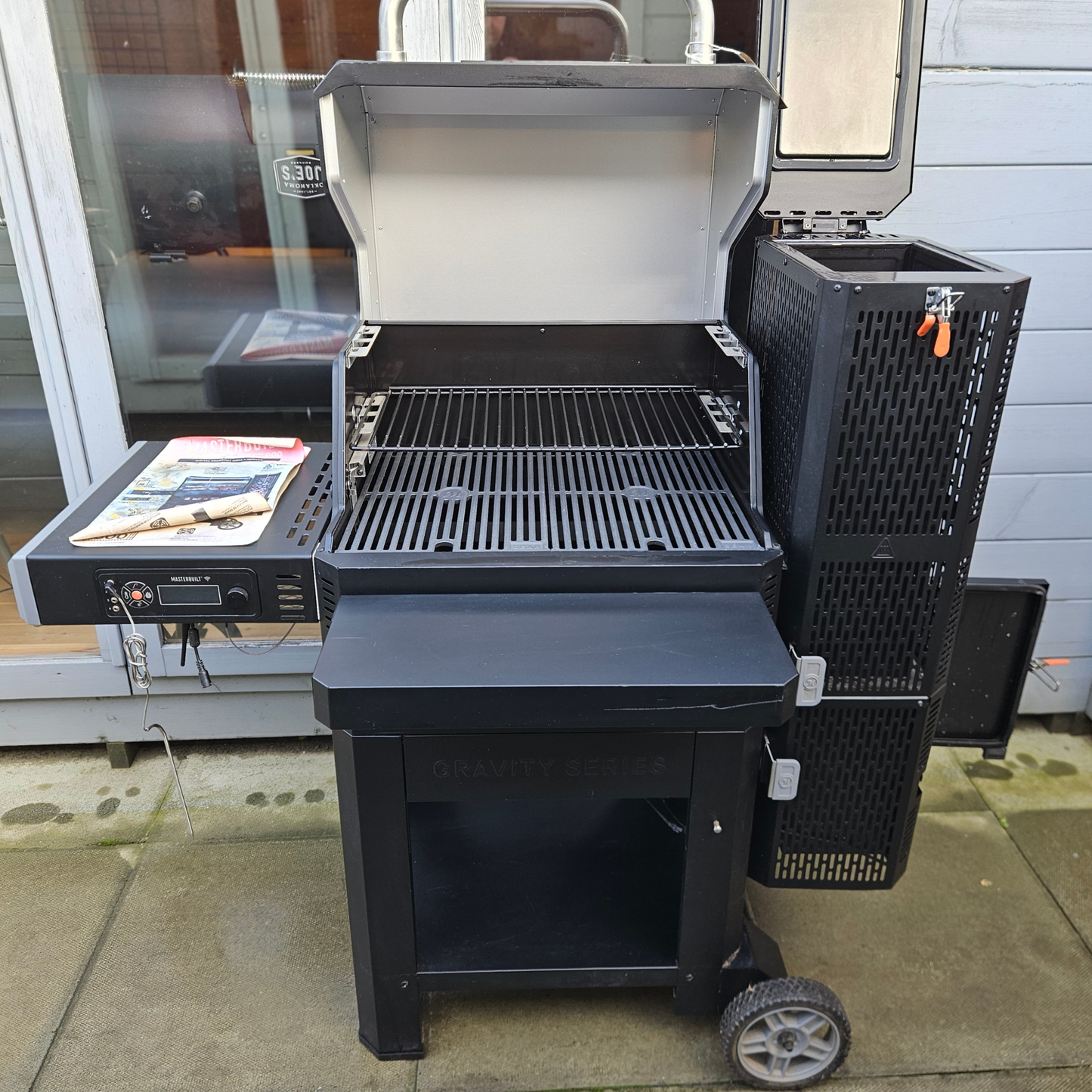 #255 Ex-Display (sold as seen)  Masterbuilt Gravity Series 600 