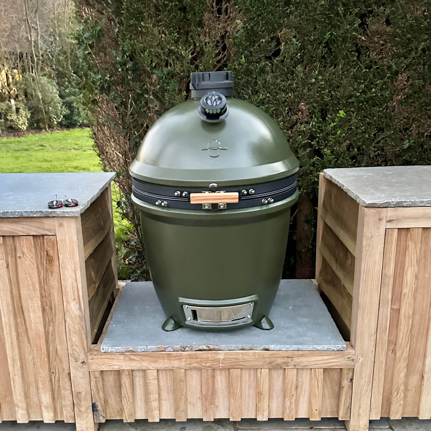 Grden Olive Green V2 Standalone Kamado BBQ with Green Feet