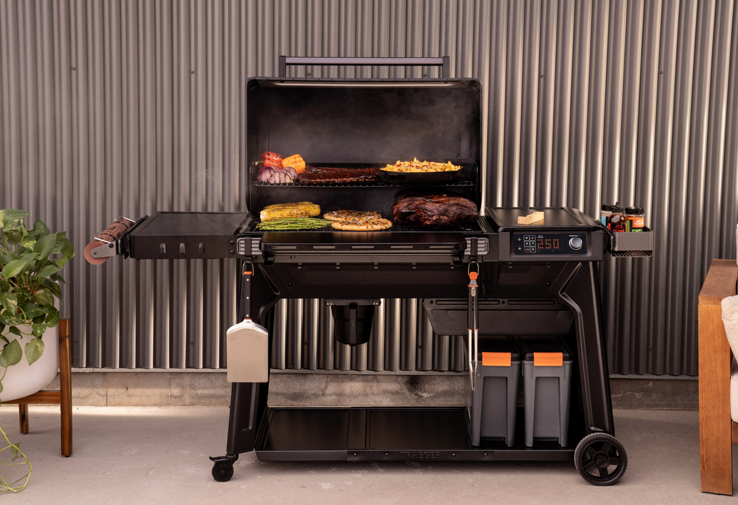 Traeger Woodridge Pro Pellet Smoker