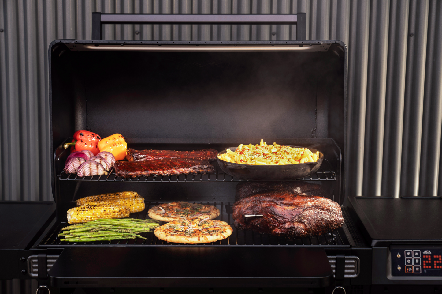 Traeger Woodridge Pro Pellet Smoker