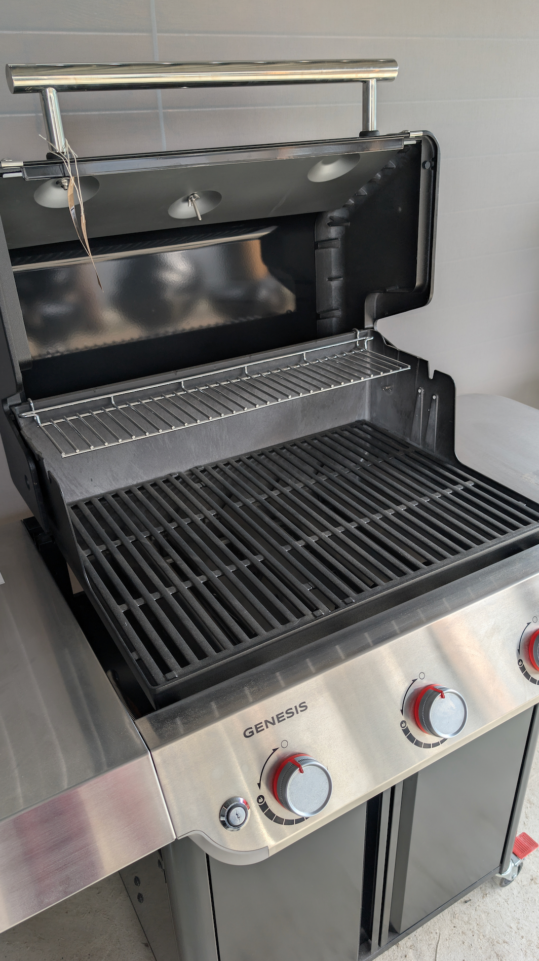 #239 Ex-Display (sold as seen) Genesis E-315 Black LP Weber