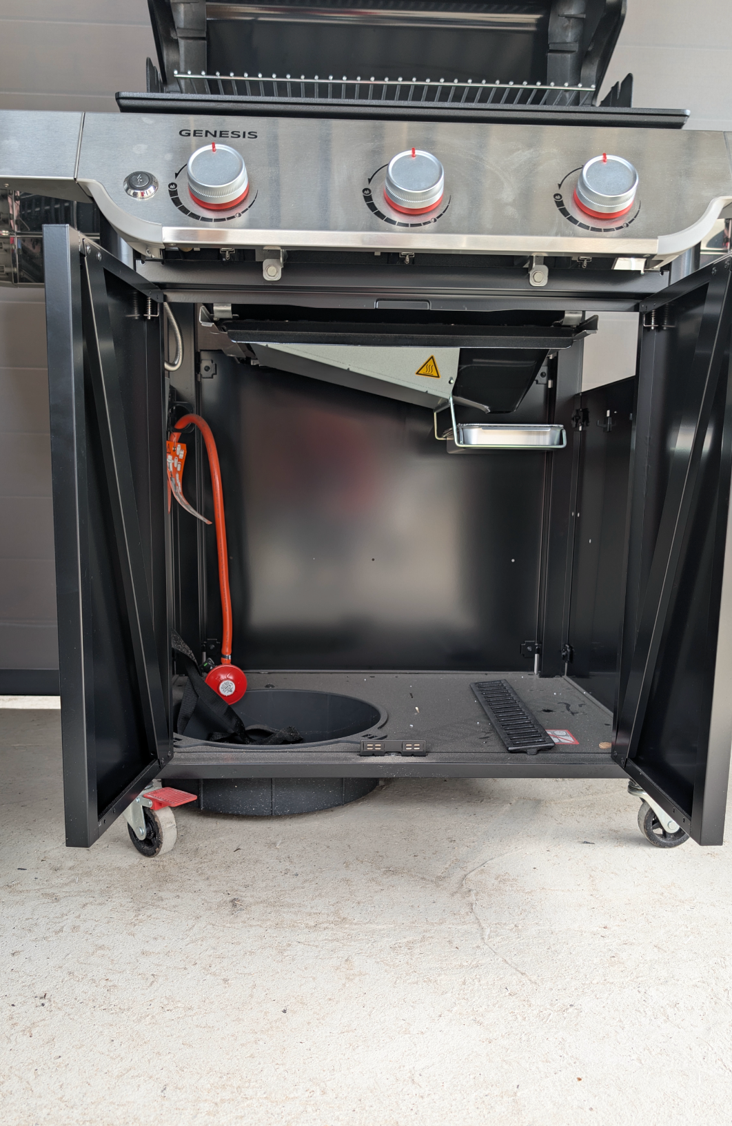 #239 Ex-Display (sold as seen) Genesis E-315 Black LP Weber