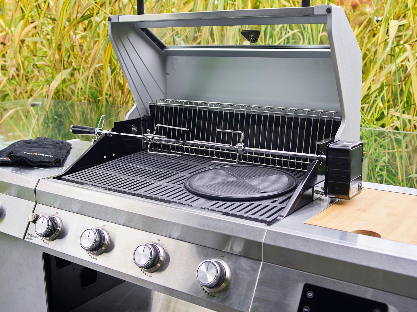 Grillstream Island 4 Burner Hybrid Gas & Charcoal BBQ
