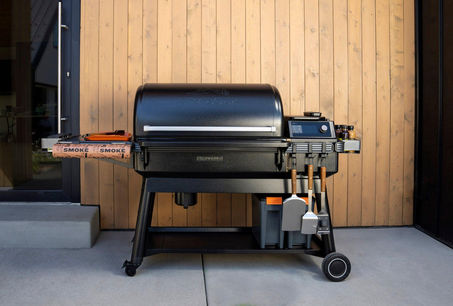 Traeger Ironwood XL Wood Pellet BBQ Smoker Grill - BBQ Land